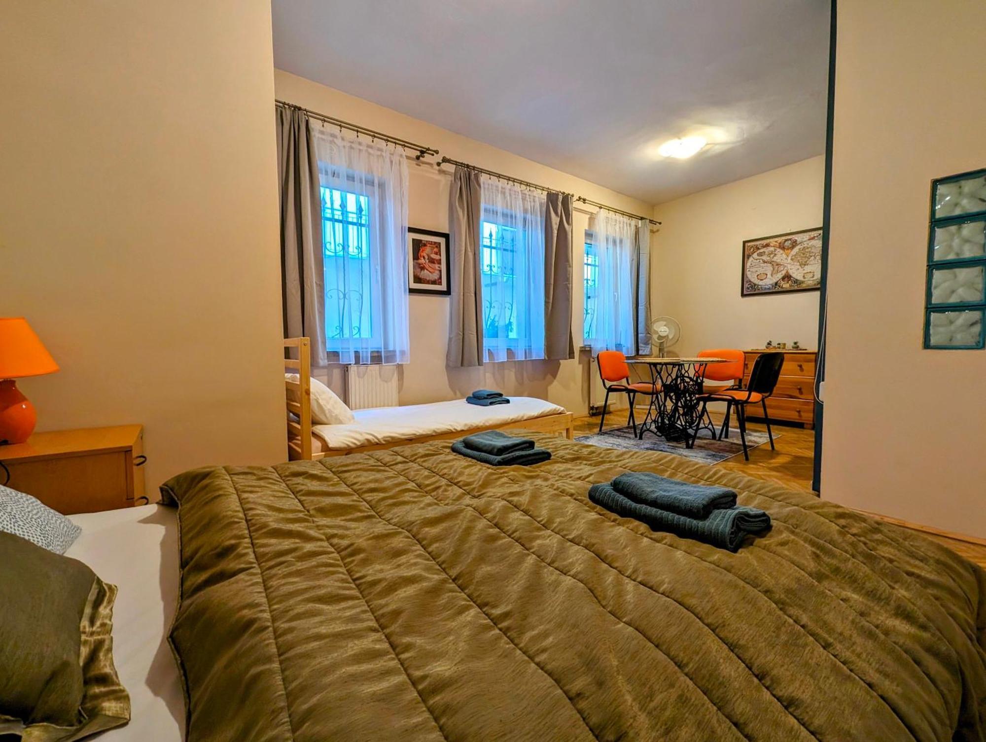 Plac Nowy 8A By Homeprime Краків Екстер'єр фото